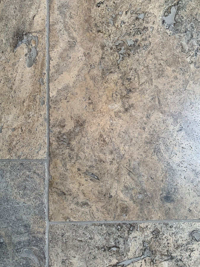 Fliesenleger Wohnraum